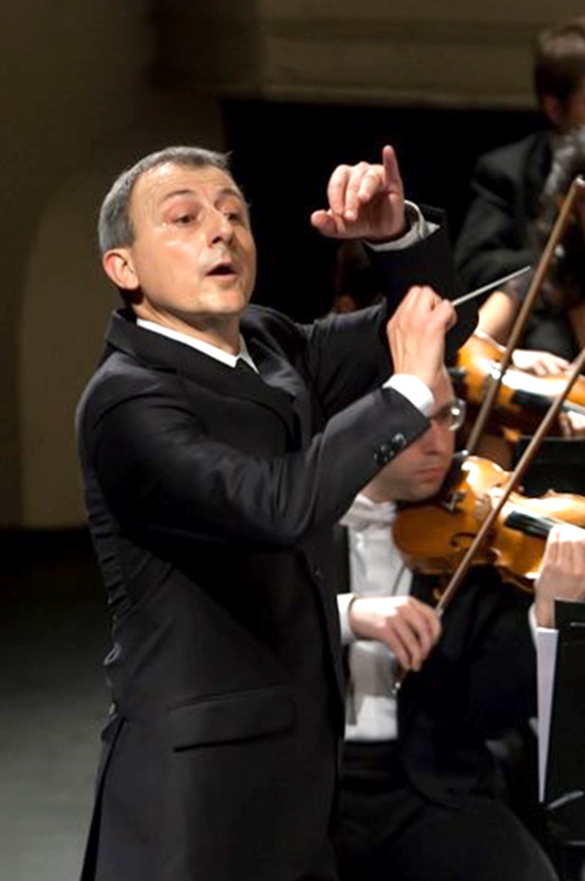 Attilio Cremonesi Conductor of the orchestra. Santiago Concert 2019